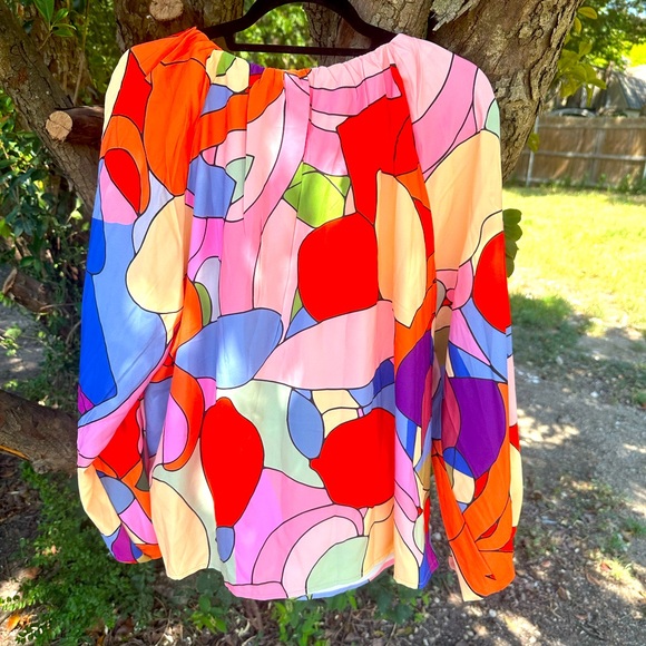 NWT STYLEWE abstract floral blouse - Picture 7 of 11